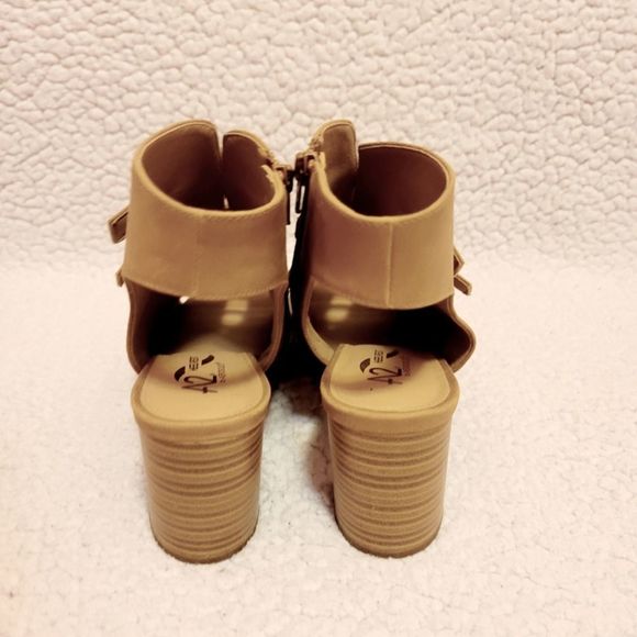 A2 by AEROSOLES Line of Site Bootie - Picture 3 of 8